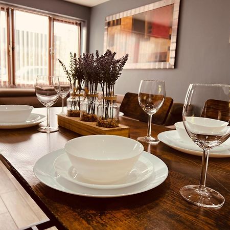 Modern Suites -5 Bedroom House- With Free Parking Birmingham City Eksteriør billede