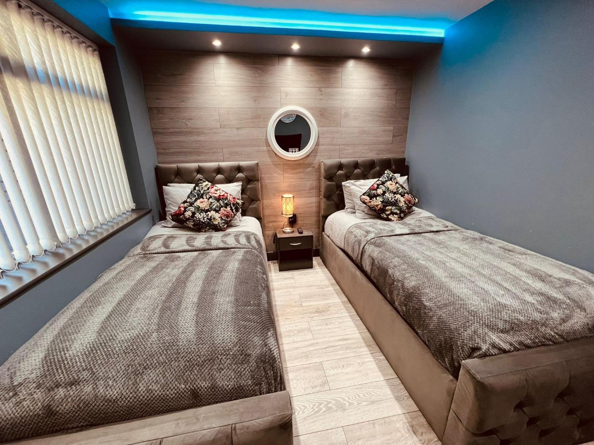 Modern Suites -5 Bedroom House- With Free Parking Birmingham City Eksteriør billede