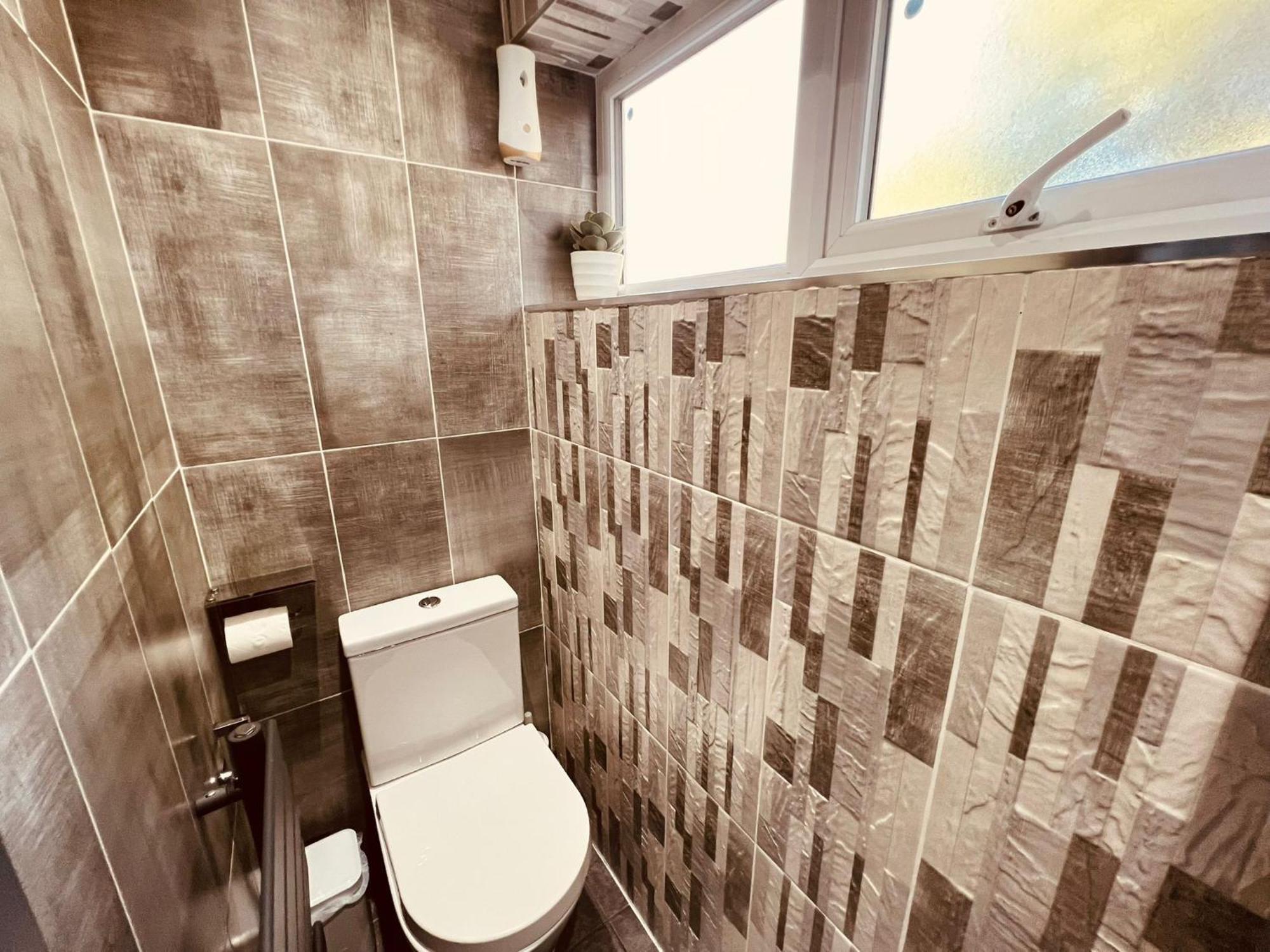 Modern Suites -5 Bedroom House- With Free Parking Birmingham City Eksteriør billede