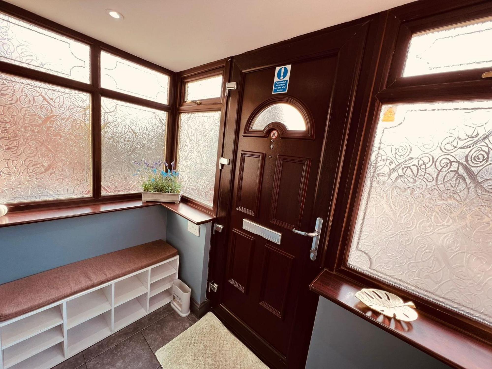 Modern Suites -5 Bedroom House- With Free Parking Birmingham City Eksteriør billede