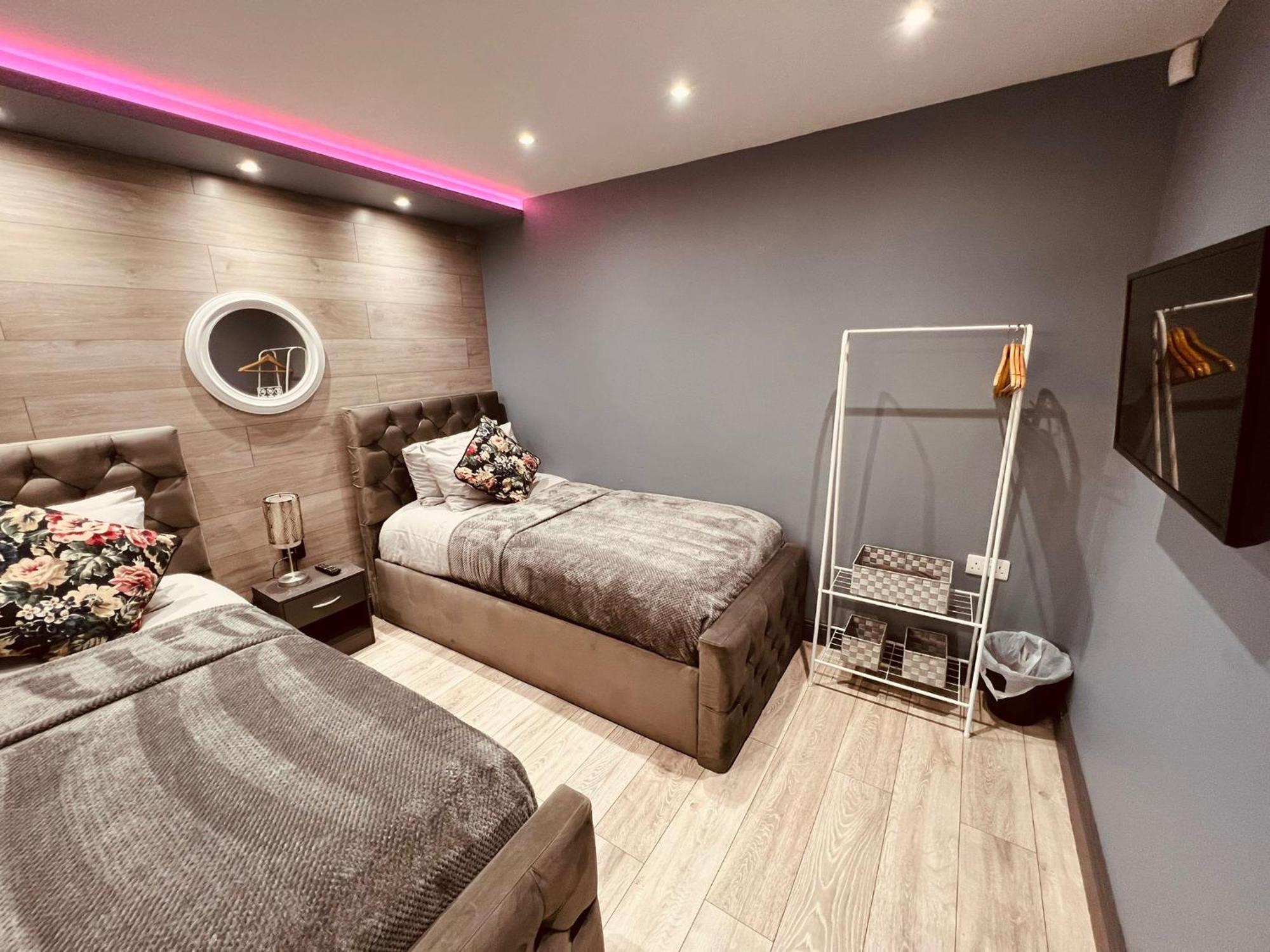 Modern Suites -5 Bedroom House- With Free Parking Birmingham City Eksteriør billede
