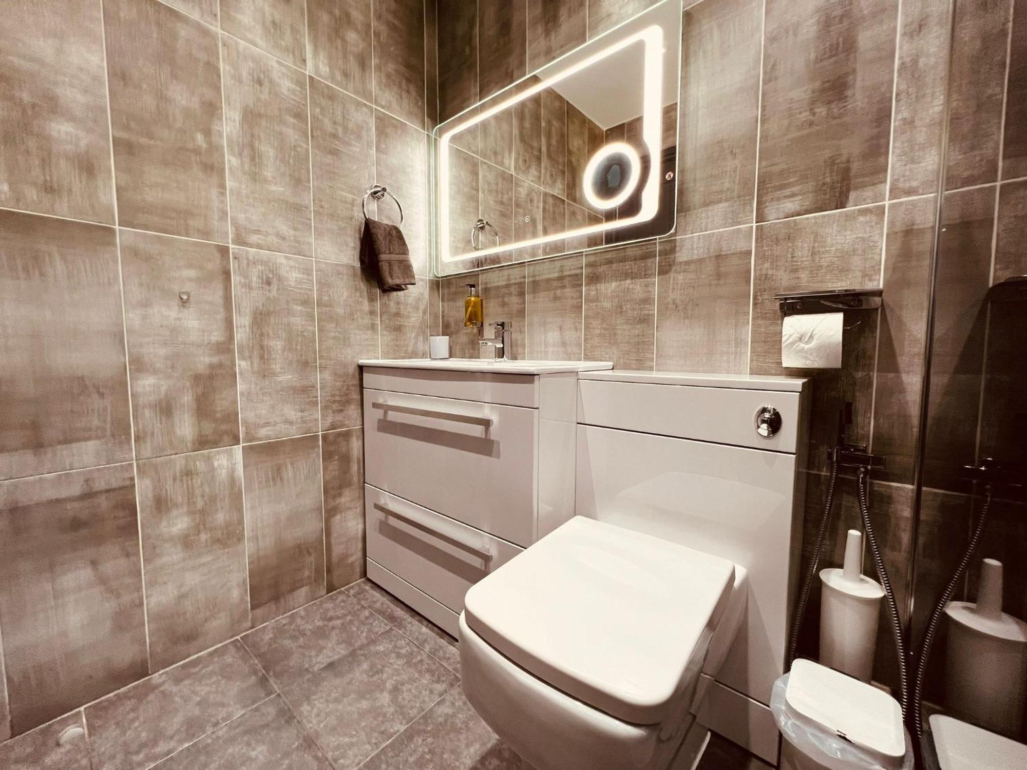 Modern Suites -5 Bedroom House- With Free Parking Birmingham City Eksteriør billede