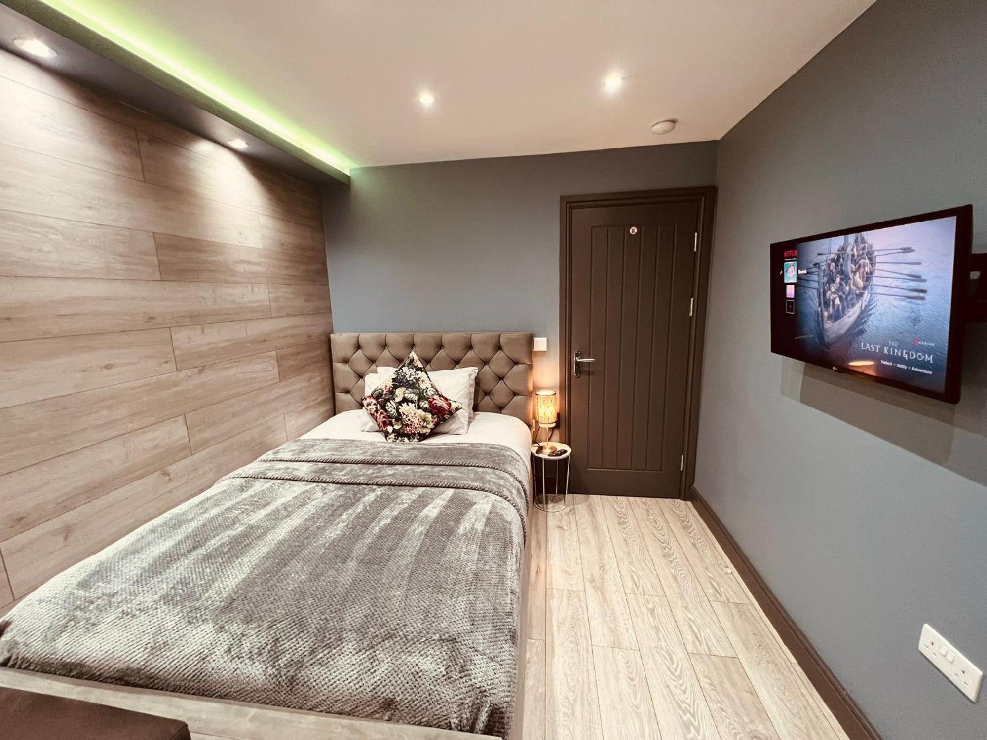 Modern Suites -5 Bedroom House- With Free Parking Birmingham City Eksteriør billede