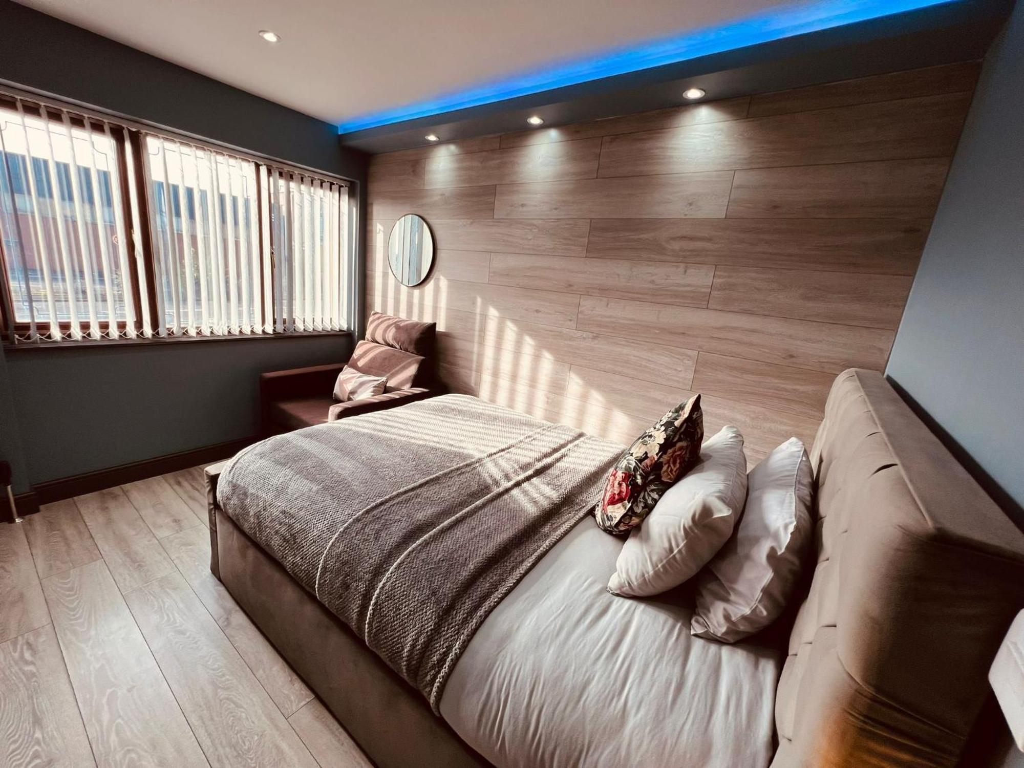 Modern Suites -5 Bedroom House- With Free Parking Birmingham City Eksteriør billede