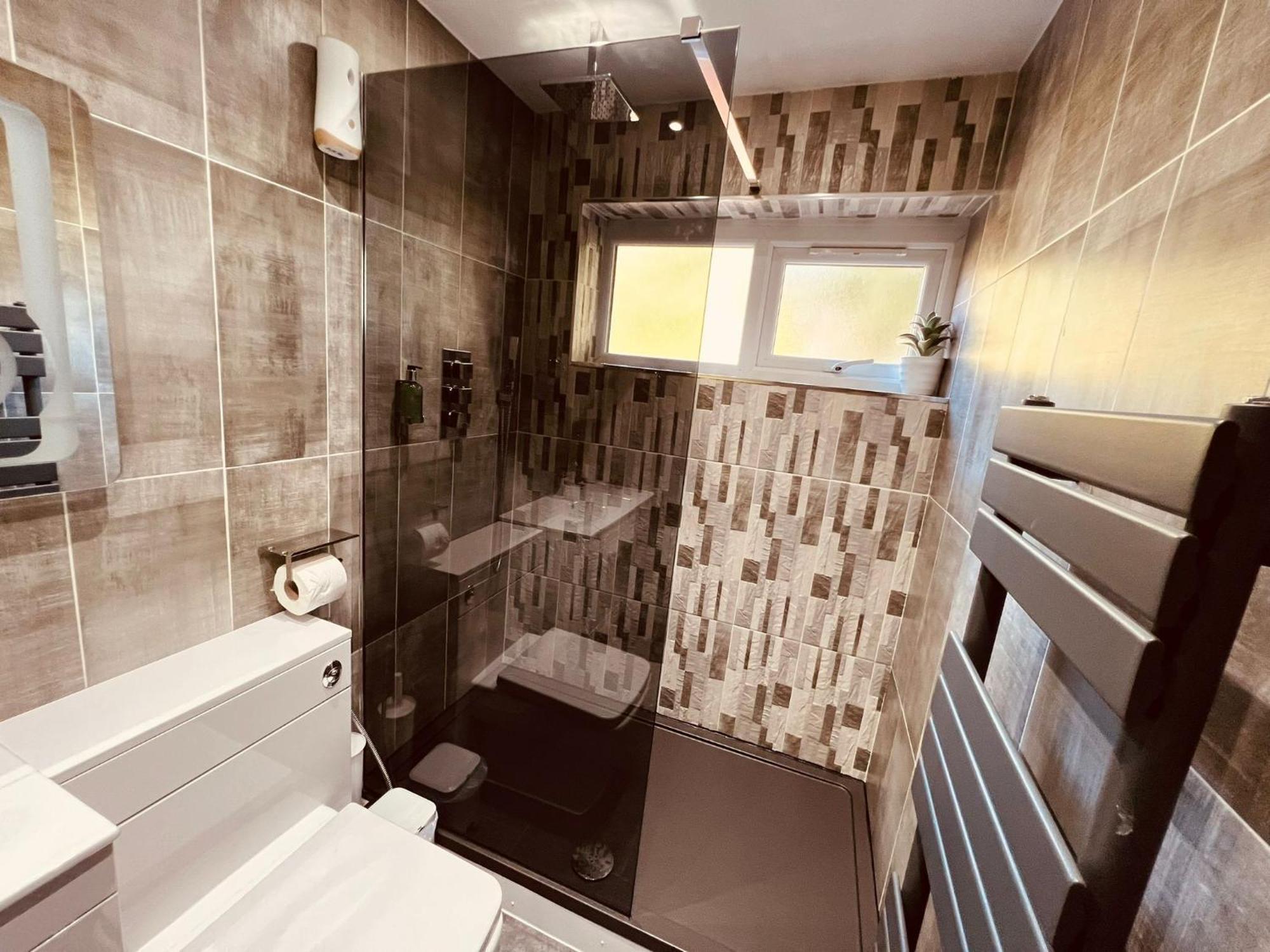 Modern Suites -5 Bedroom House- With Free Parking Birmingham City Eksteriør billede