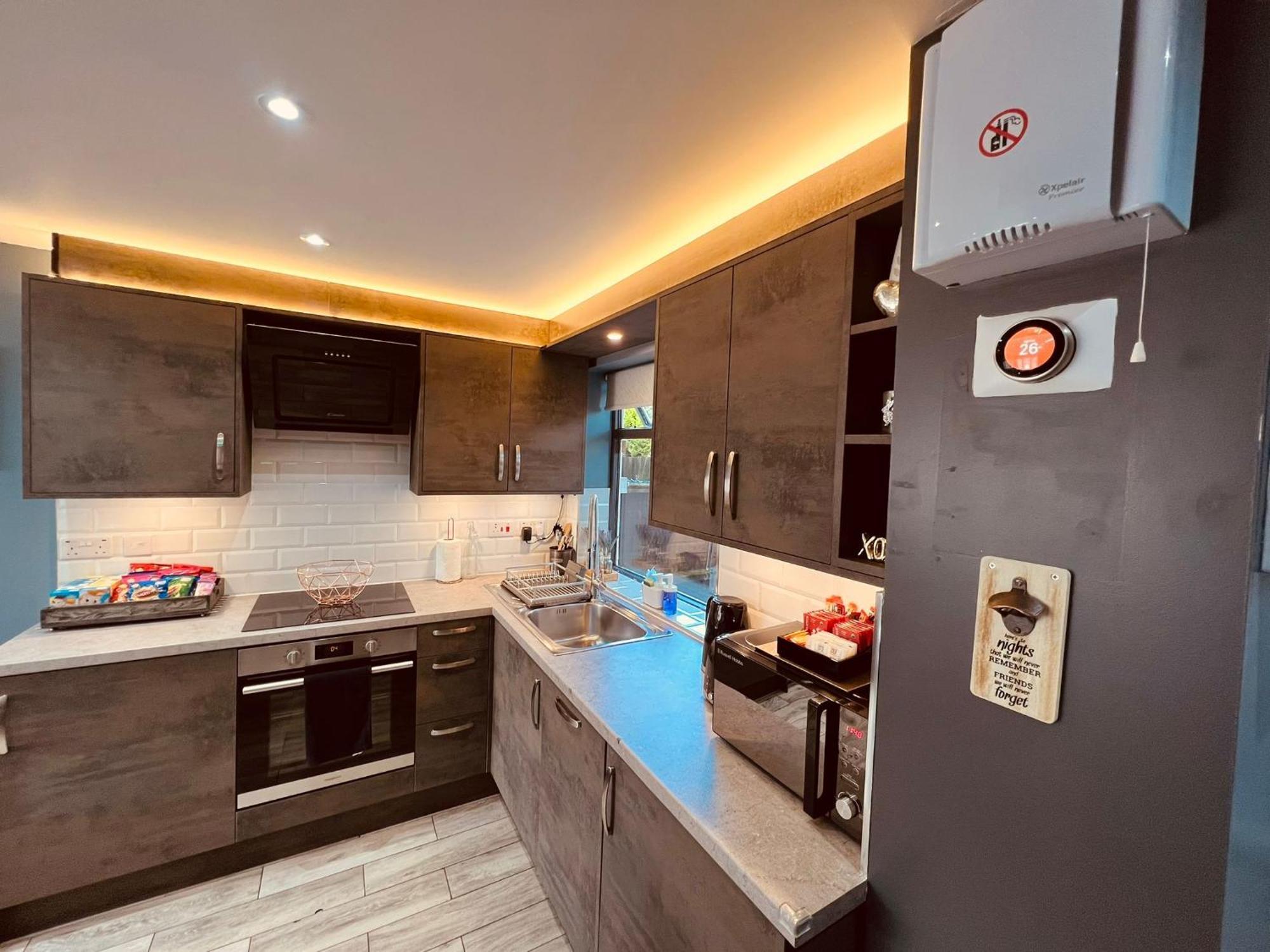 Modern Suites -5 Bedroom House- With Free Parking Birmingham City Eksteriør billede