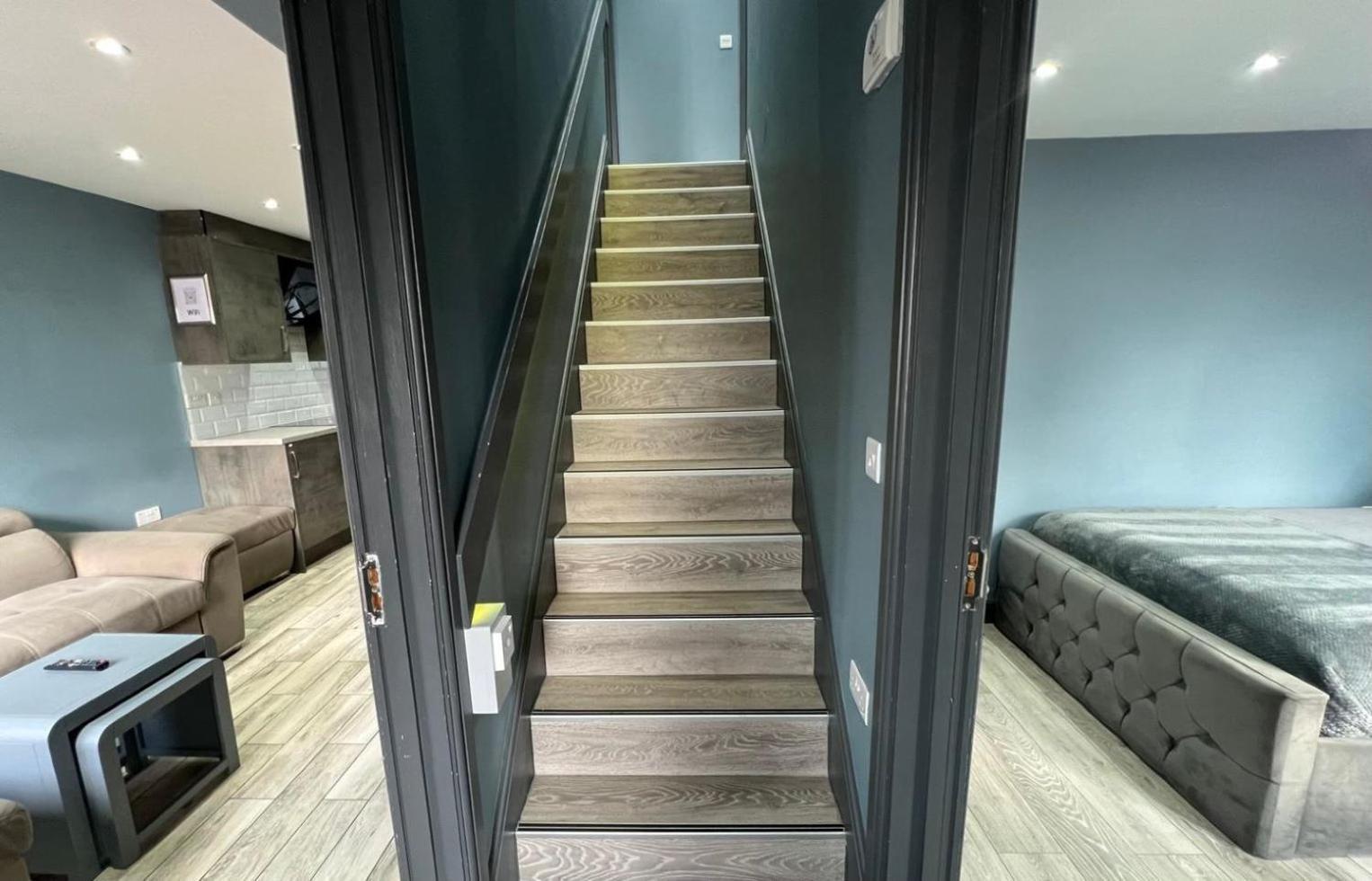 Modern Suites -5 Bedroom House- With Free Parking Birmingham City Eksteriør billede