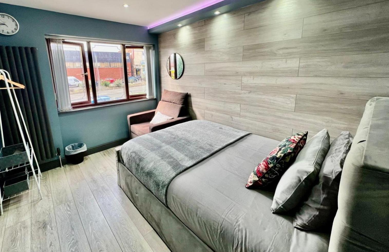 Modern Suites -5 Bedroom House- With Free Parking Birmingham City Eksteriør billede