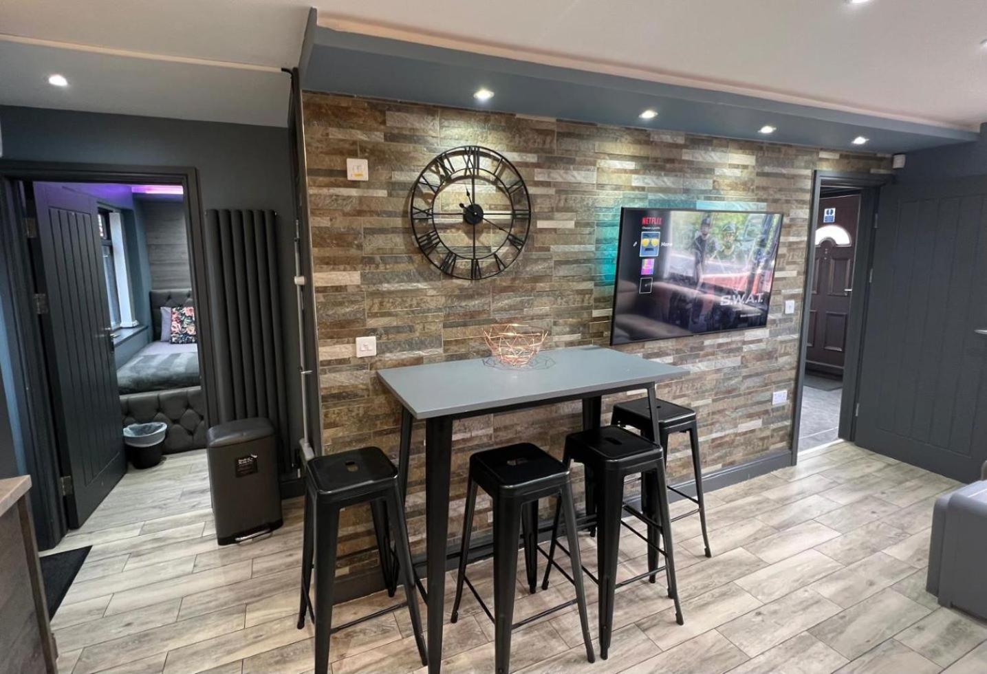 Modern Suites -5 Bedroom House- With Free Parking Birmingham City Eksteriør billede