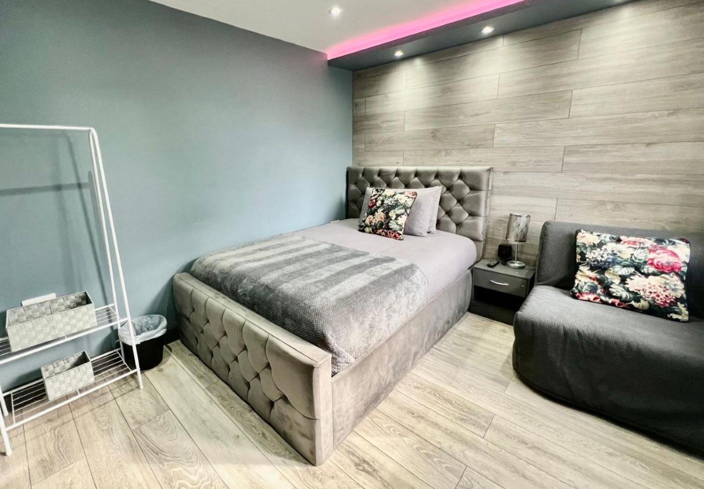 Modern Suites -5 Bedroom House- With Free Parking Birmingham City Eksteriør billede