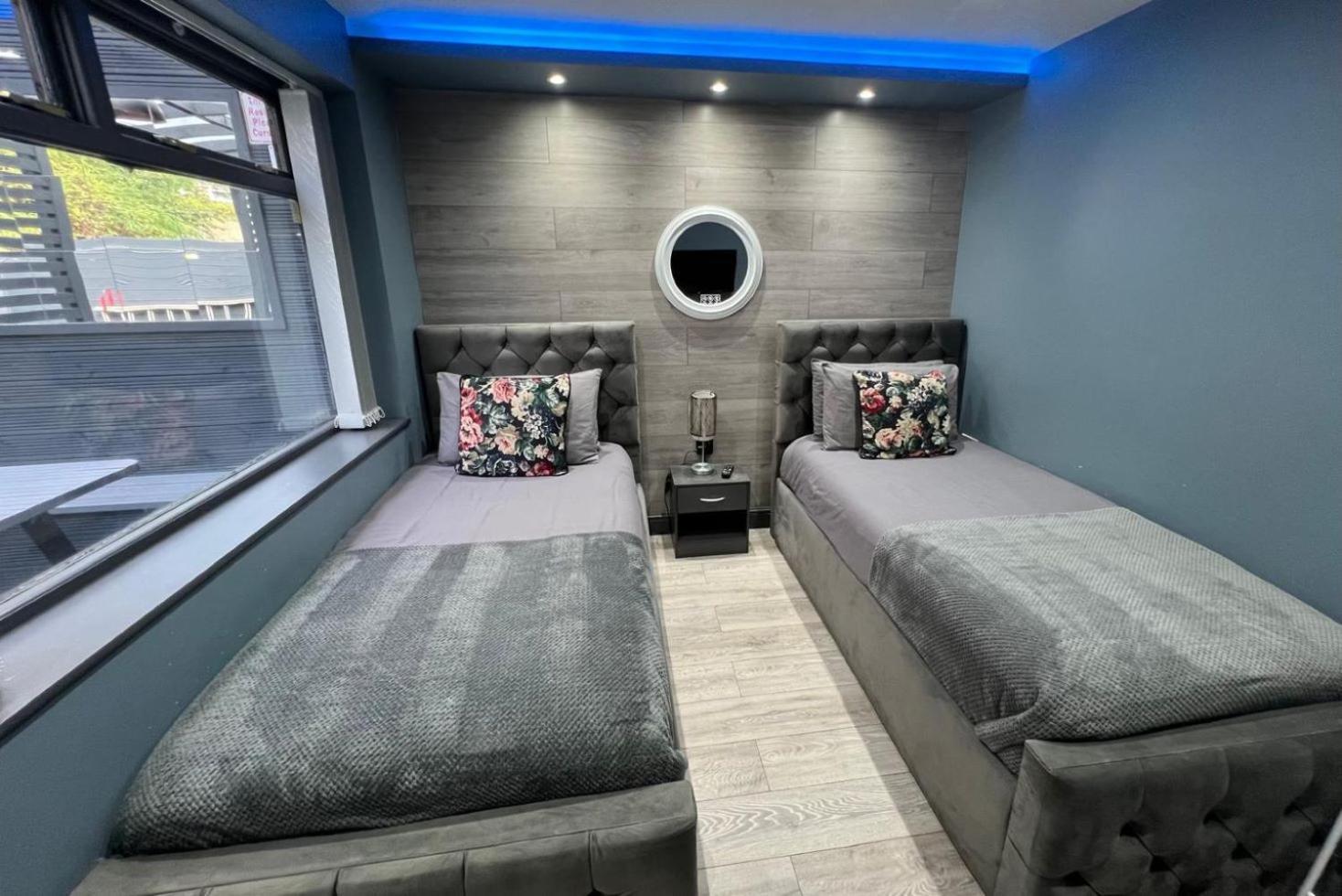 Modern Suites -5 Bedroom House- With Free Parking Birmingham City Eksteriør billede