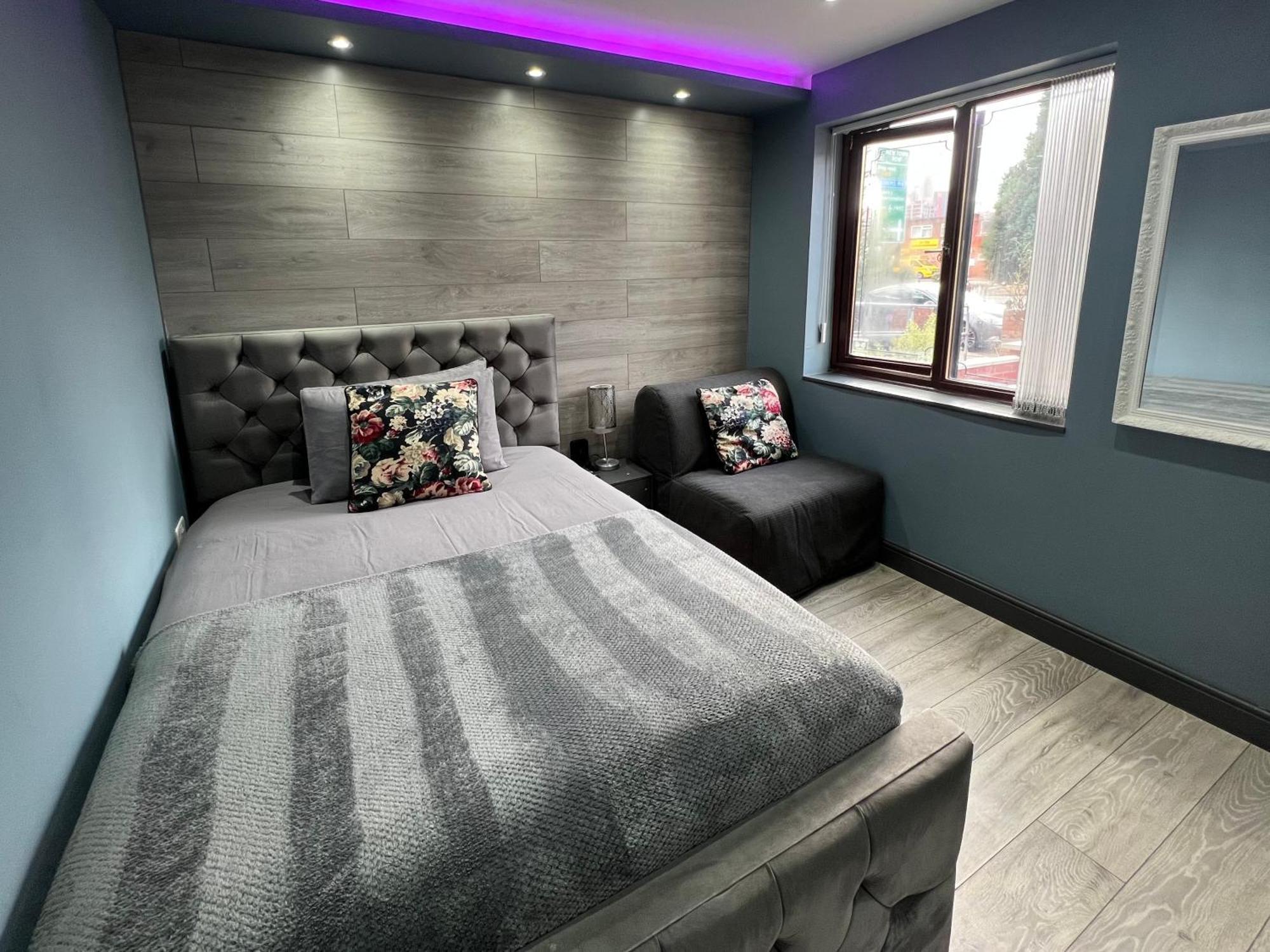 Modern Suites -5 Bedroom House- With Free Parking Birmingham City Eksteriør billede