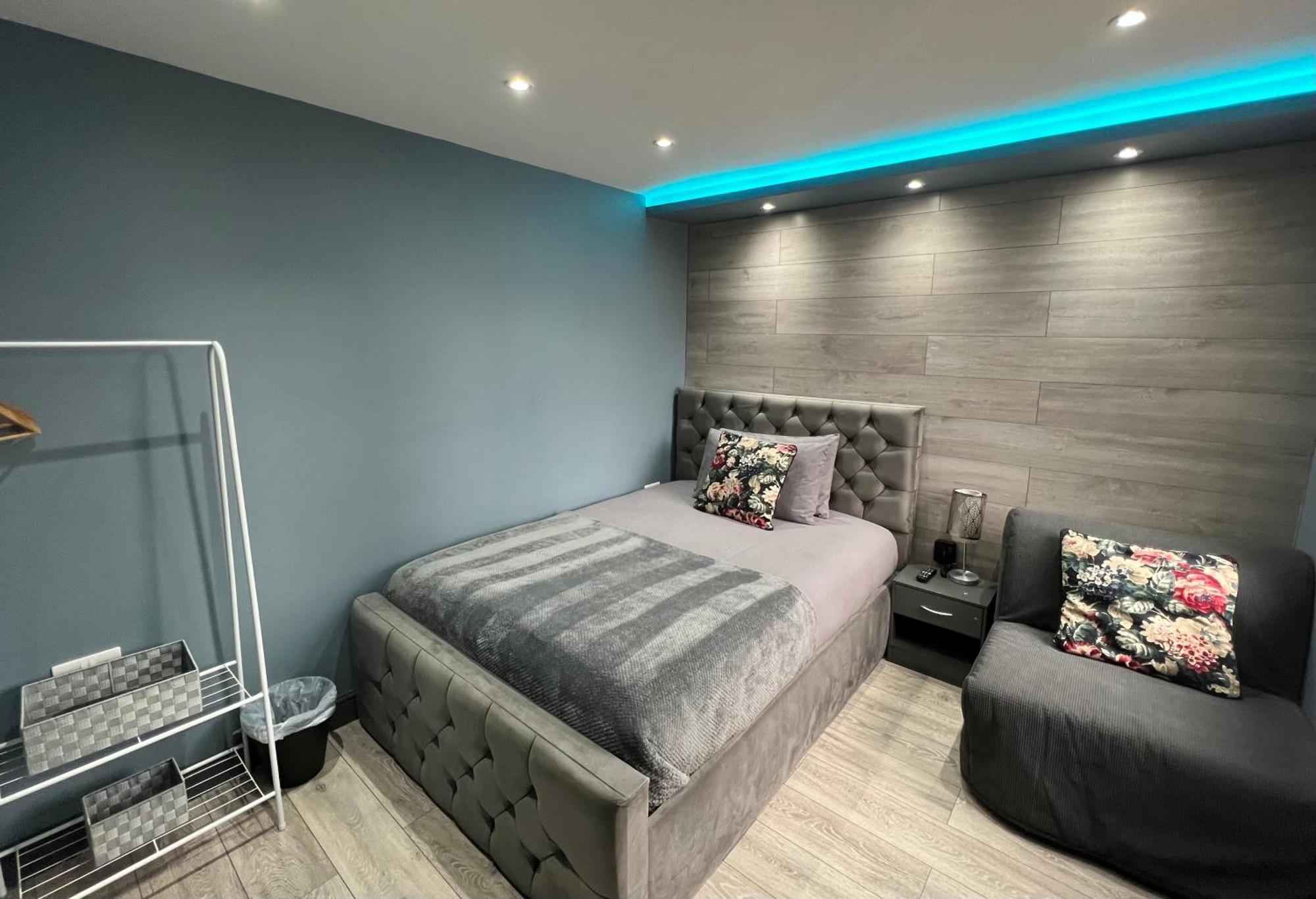 Modern Suites -5 Bedroom House- With Free Parking Birmingham City Eksteriør billede