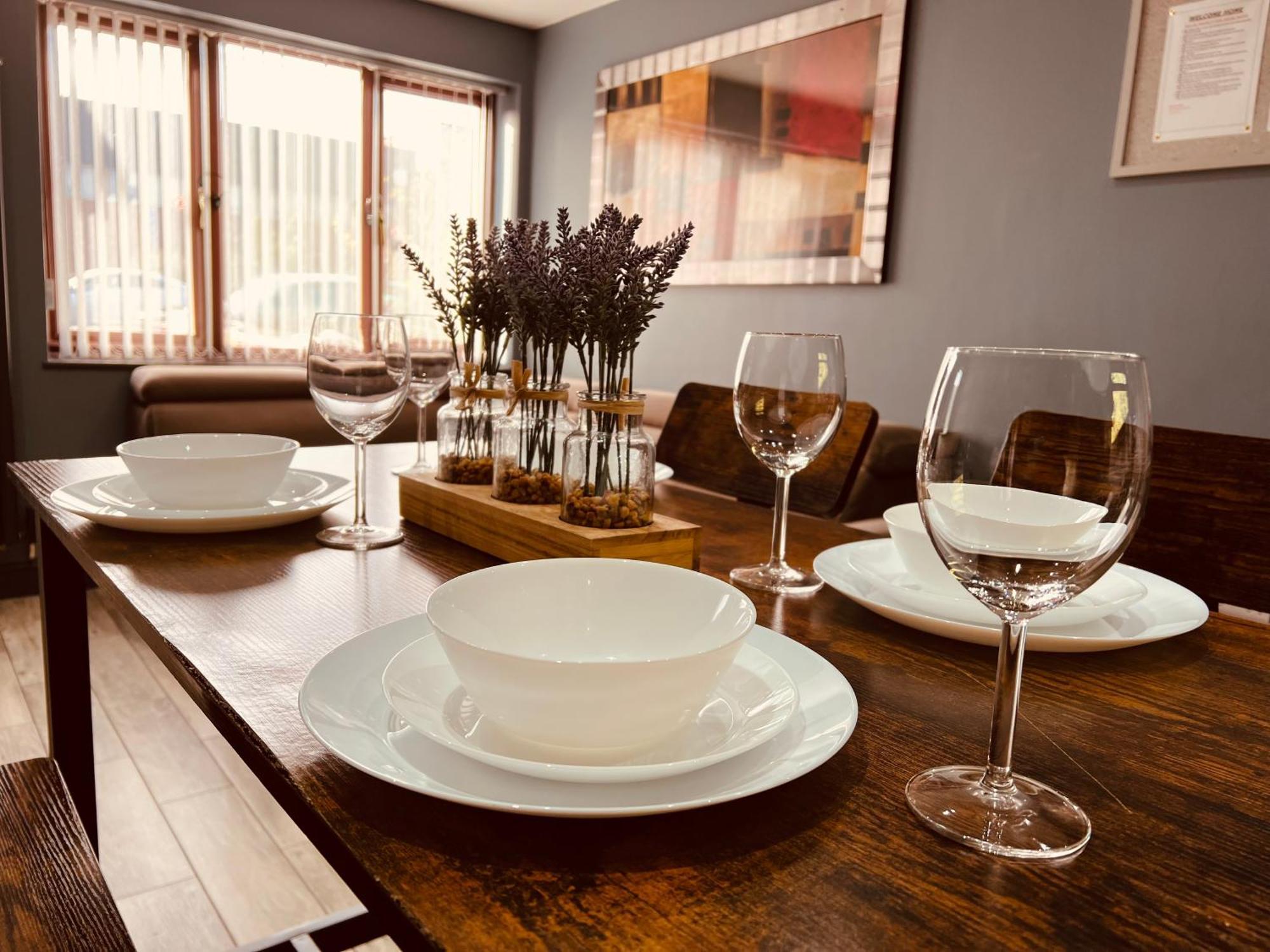 Modern Suites -5 Bedroom House- With Free Parking Birmingham City Eksteriør billede