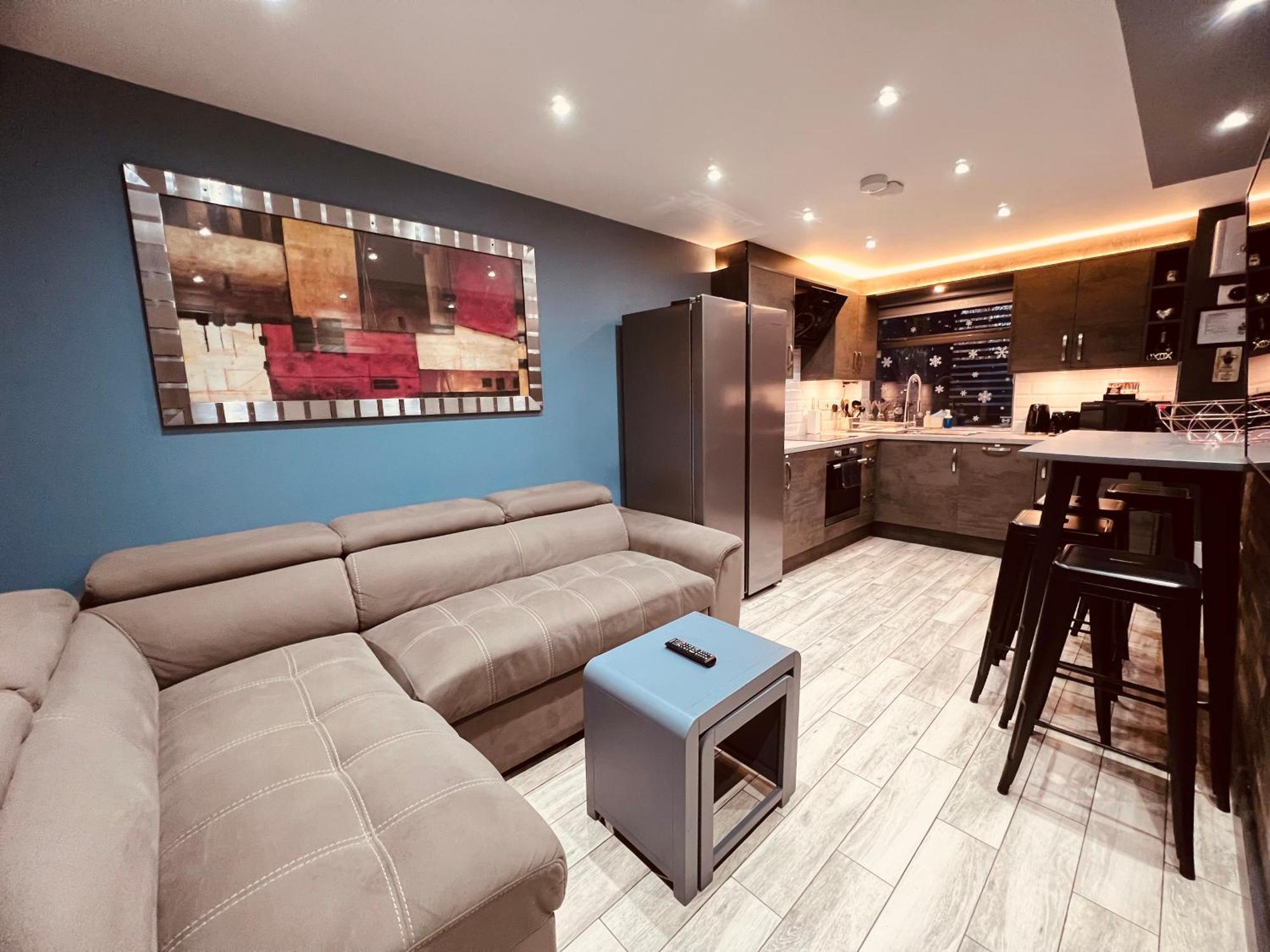 Modern Suites -5 Bedroom House- With Free Parking Birmingham City Eksteriør billede